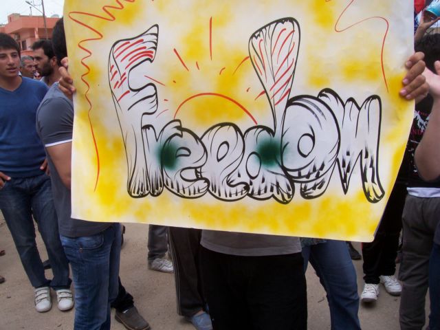 Άρματα μάχης στην πόλη Μπανιάς, προπύργιο των αντικαθεστωτικών στη Συρία