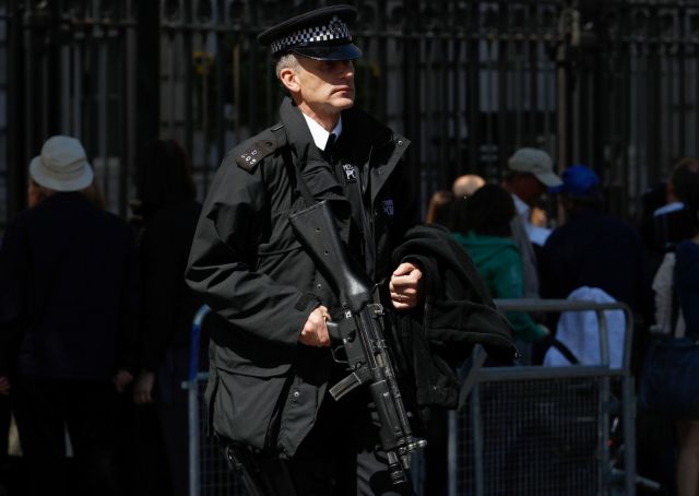 Συλλήψεις υπόπτων για τρομοκρατικές ενέργειες κοντά σε πυρηνικό εργοστάσιο στη Βρετανία