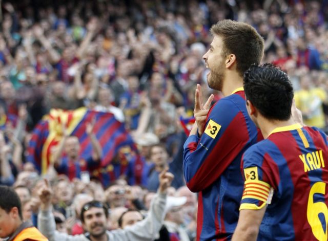 Ένα βαθμό μακριά από τον τίτλο η Μπαρτσελόνα, που πήρε το ντέρμπι της Βαρκελώνης