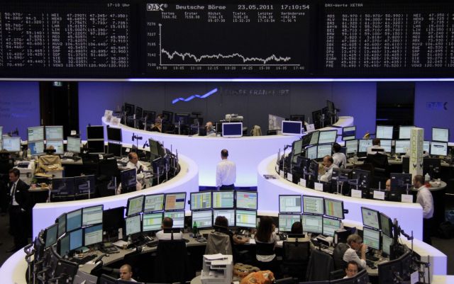 Σημαντική πτώση στις ευρωπαϊκές αγορές τη Δευτέρα, στο κόκκινο και η Γουόλ Στριτ