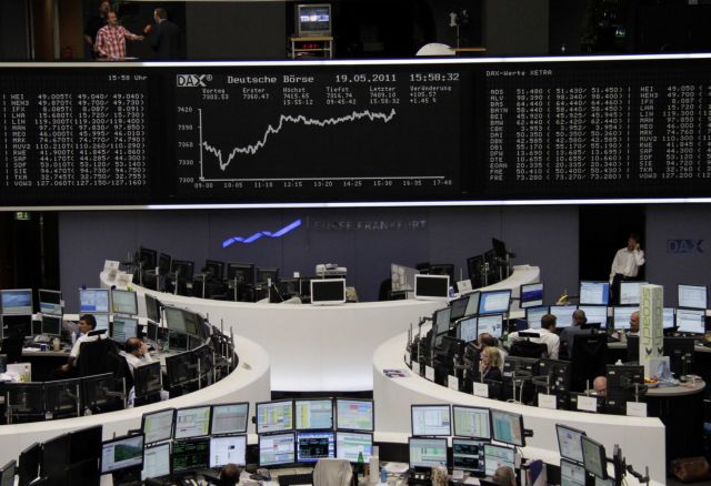 Άνοδος στις ευρωπαϊκές αγορές και τη Γουόλ Στριτ την Πέμπτη