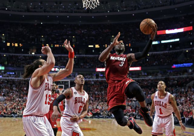 Οι Χιτ νίκησαν στο Σικάγο τους Μπουλς με 85-75 και ισοφάρισαν σε 1-1