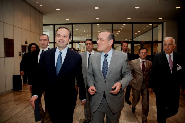 Yποδοχή με αιχμές για Σαμαρά από τον Δ.Δασκαλόπουλο στην συνέλευση του ΣΕΒ