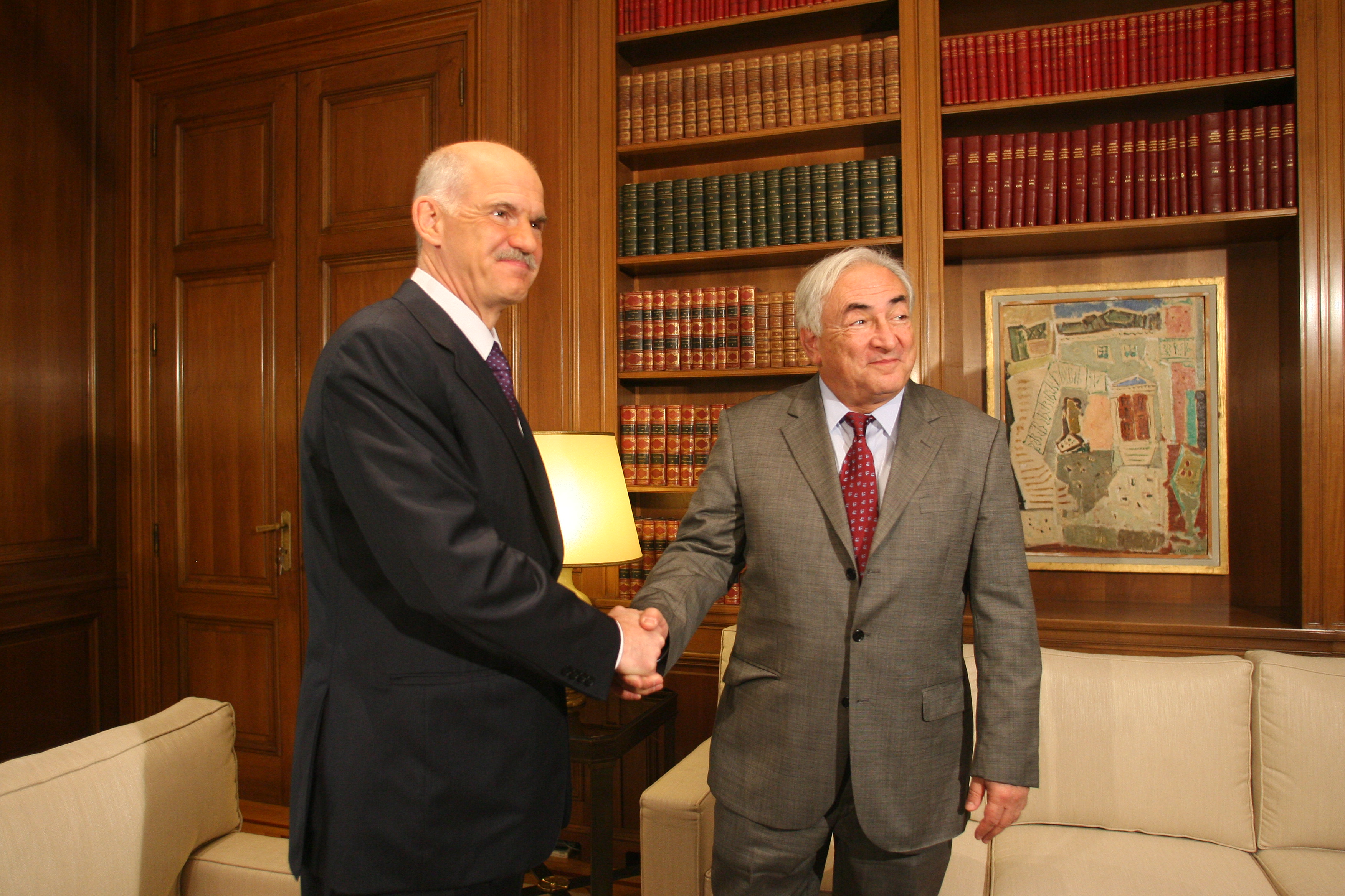 Πολιτικές αναταράξεις και πάλι από δηλώσεις Στρος Καν για την προσφυγή της Ελλάδας στο ΔΝΤ