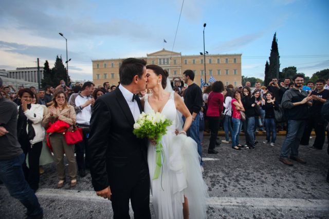 Τρίτο και ογκωδέστερο ραντεβού στις πλατείες για τους «Αγανακτισμένους»