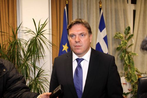 Η κυβέρνηση διαψεύδει τα σενάρια πρόωρων εκλογών και ανασχηματισμού