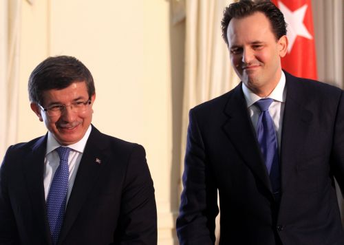 Πρόταση Νταβούτογλου στον Δρούτσα για από κοινού επίσκεψη στην Κύπρο