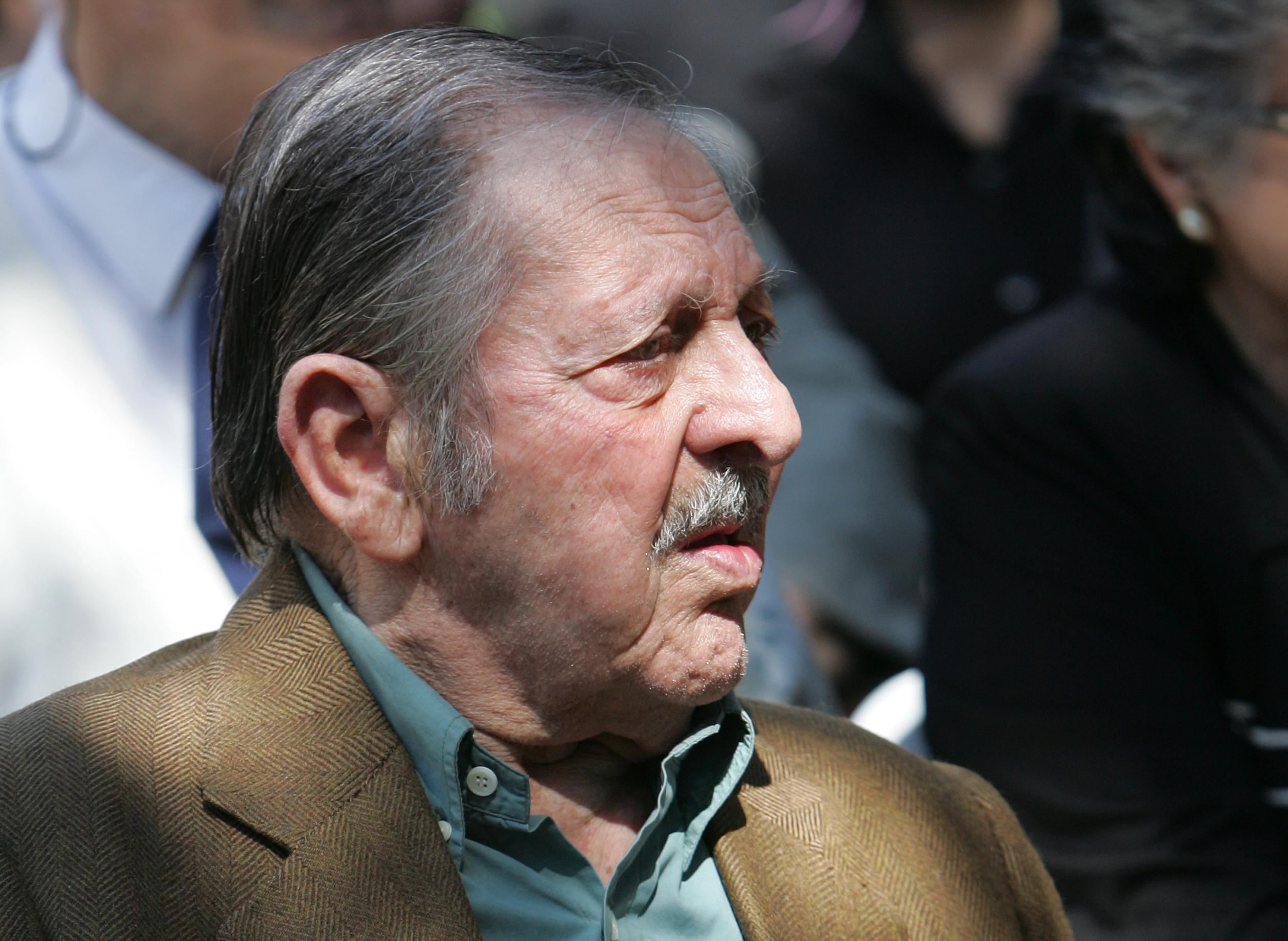 Σε λαϊκό προσκύνημα την Πέμπτη η σορός του Λάκη Σάντα