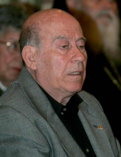 Η πολιτειακή και πολιτική ηγεσία της χώρας αποχαιρετά τον Θανάση Βέγγο