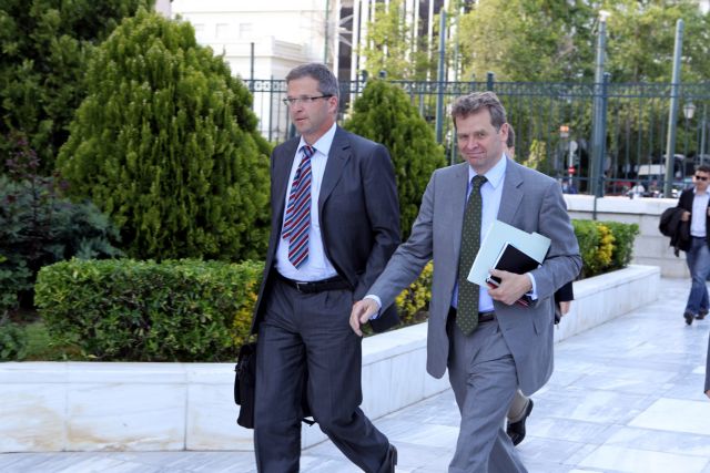 Πρόσθετα μέτρα 10 δισ. ευρώ ζητεί η τρόικα για το 2011