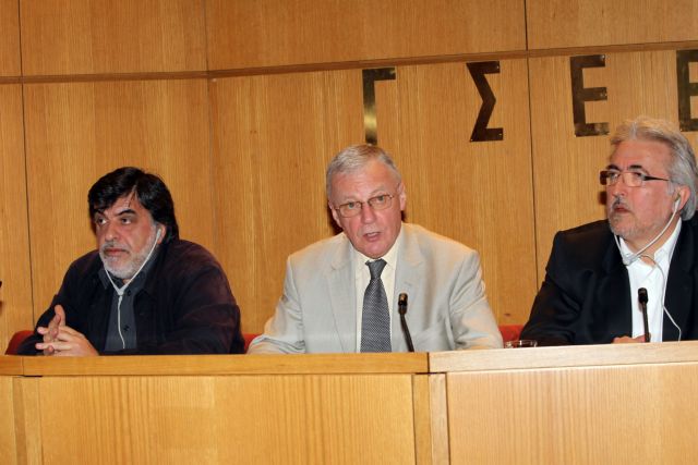 Υπέρ των ευρωομολόγων και χαλαρότερων όρων για την Ελλάδα τα ευρωπαϊκά συνδικάτα