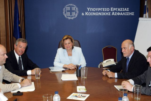 Μέτρα για την ενίσχυση της απασχόλησης στον τουρισμό στη συνάντηση Κατσέλη – ΣΕΤΕ