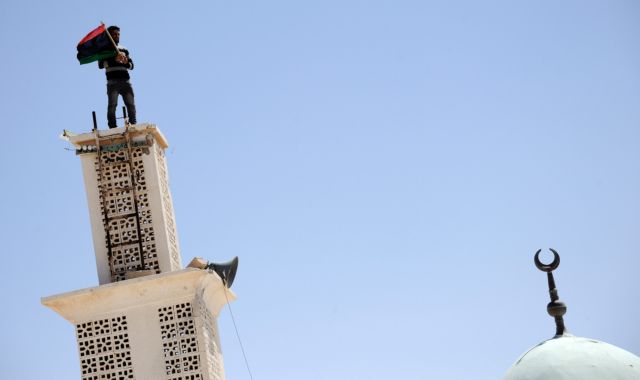 Πλοίο με ανθρωπιστική βοήθεια αποστέλλει η Ελλάδα στη Λιβύη