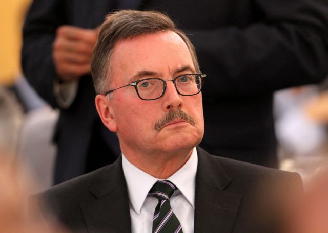 Καταστροφή για τις ελληνικές τράπεζες η αναδιάρθρωση χρέους, λέει ο Γιούργκεν Σταρκ της ΕΚΤ