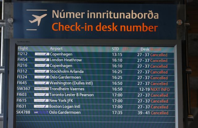 Ηφαιστειακή τέφρα «κλείνει» τα αεροδρόμια της Ισλανδίας