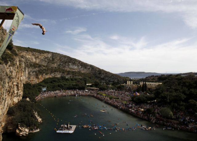 Κορυφαίος ο Χαντ στις ελεύθερες καταδύσεις στη Λίμνη Βουλιαγμένης