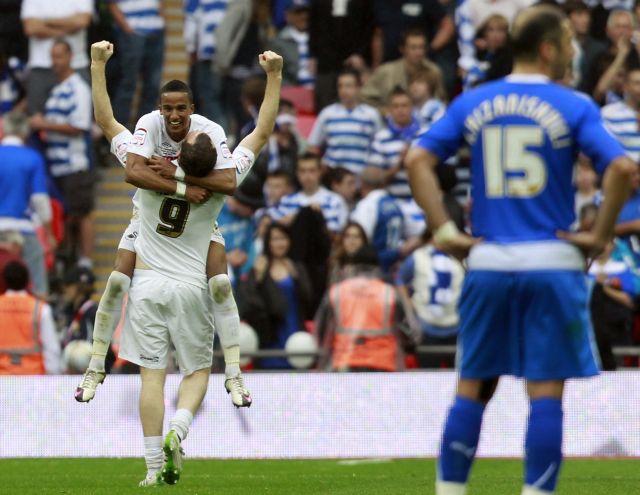 Στην Premier League η Σουόνσι μετά τη νίκη επί της Ρέντινγκ με 4-2