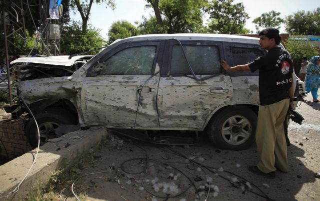 Λουτρό αίματος από επίθεση αυτοκτονίας στο βορειοδυτικό Πακιστάν