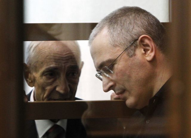 Επικυρώνει, αλλά με μειωμένη ποινή, ρωσικό εφετείο την καταδίκη του Χοντορκόφσκι