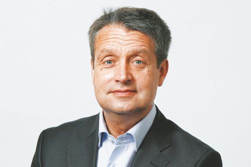 «Επιδιώκετε το ανέφικτο» λέει ο διευθυντής της Handelsblatt στον Γ.Παπανδρέου