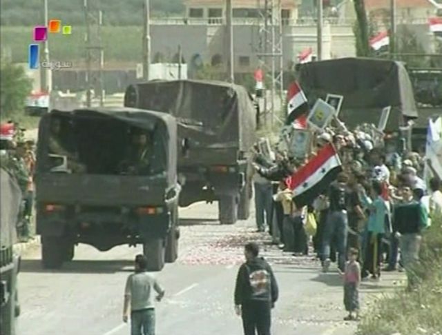 Επίδειξη ισχύος από το στρατό σε πολλές πόλεις της Συρίας