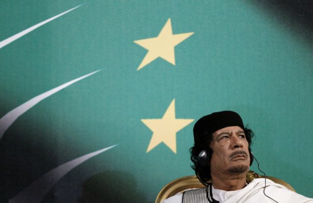 Με διάγγελμα διαψεύδει ο Καντάφι τις φήμες για τον τραυματισμό του
