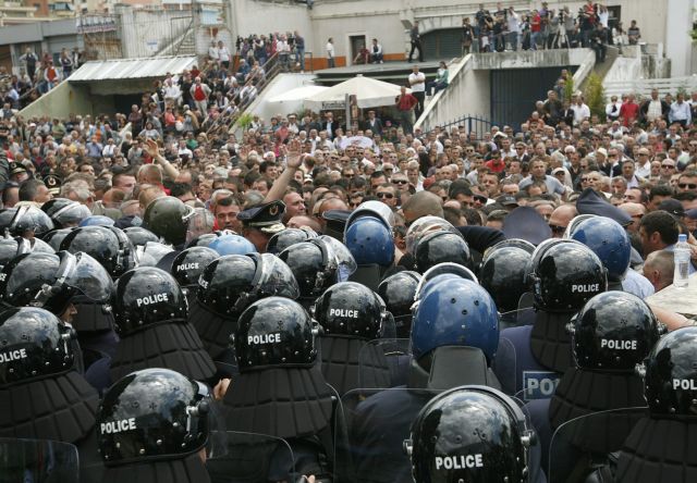 «Εκλογικό έγκλημα» από τον Μπερίσα καταγγέλλουν οι Αλβανοί Σοσιαλιστές