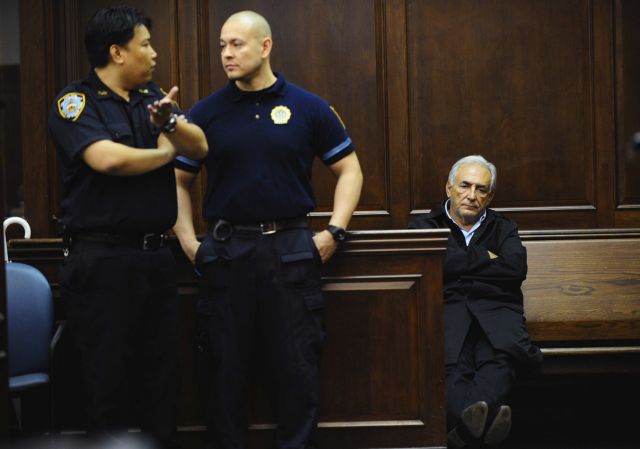 Παραμένει υπό κράτηση ο Ντομινίκ Στρος-Καν με απόφαση του δικαστηρίου