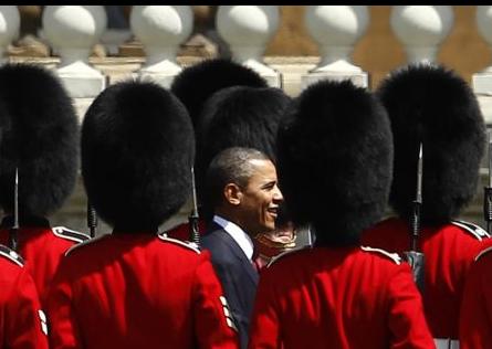 Το ζεύγος Ομπάμα υποδέχθηκε η βασίλισσα Ελισάβετ