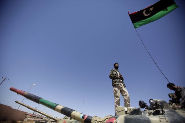 Πολεμικά πλοία βομβαρδίζουν Μιζουράτα και Ζλιτάν, μετέδωσε η κρατική τηλεόραση της Λιβύης