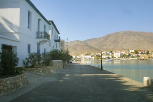 Έσοδα 3 δισ. ευρώ προσδοκά η κυβέρνηση από τη τουριστική κατοικία