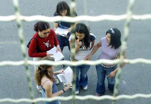 Νέα δεδομένα στις πανελλαδικές εξετάσεις λίγο πριν την πρεμιέρα