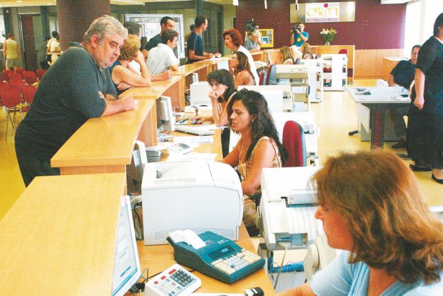 Φοροκαταιγίδα σε ελεύθερους επαγγελματίες και ακίνητα, στο στόχαστρο και το αφορολόγητο