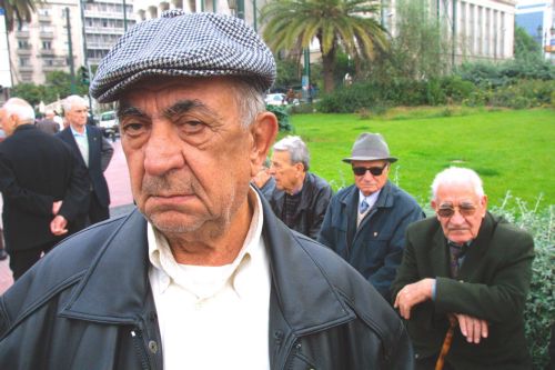 Πλαφόν 2.775 ευρώ στις κύριες συντάξεις, ψαλίδι σε επικουρικές και βαρέα