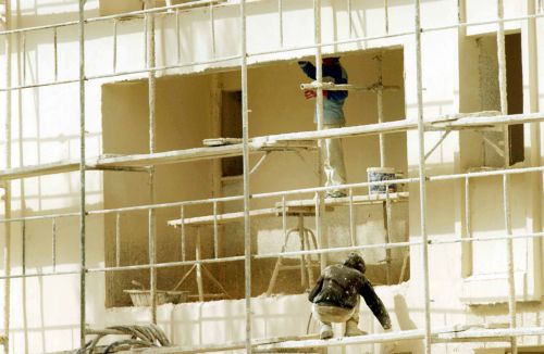 Μεγάλη βουτιά στην οικοδομή τον Ιανουάριο λόγω -και- της εφαρμογής του «Καλλικράτη»