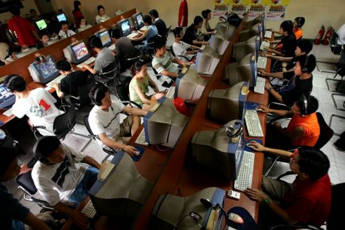 Κινέζοι κρατούμενοι «εξαναγκάζονται να παίζουν επικερδή βιντεοπαιχνίδια»