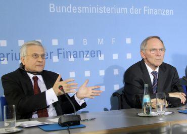 Διχασμένη η Ευρωζώνη για την ενδεχόμενη επιμήκυνση του ελληνικού χρέους