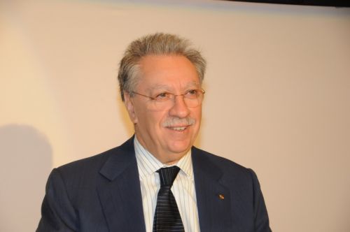 Το μεσοπρόθεσμο πρόγραμμα θα βγάλει τη χώρα από την κρίση, λέει ο Μ. Σάλλας