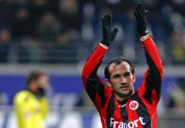 «Από γίγαντας… αγγούρι» o χαρακτηρισμός της «Bild» για τον Γκέκα