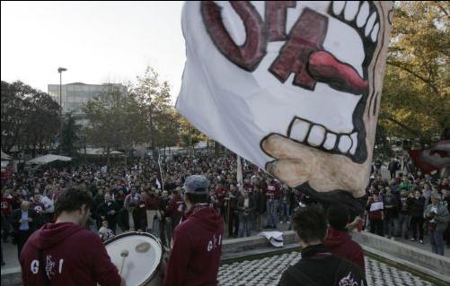 «Θα επιστρέψουμε» το σύνθημα στα 47α γενέθλια της ΑΕΛ