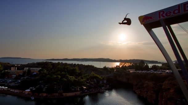 Η αναμέτρηση των καλύτερων στην ελεύθερη κατάδυση στη Λίμνη Βουλιαγμένης