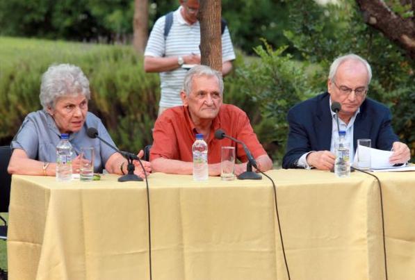 Γεμάτος ο κήπος του Μεγάρου στην ανοιχτή συζήτηση του Τίτου Πατρίκιου με την Κική Δημουλά