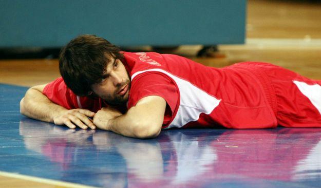 Τα ισπανικά ΜΜΕ στέλνουν τον Τεόντοσιτς στην Μπαρτσελόνα, που διαψεύδει