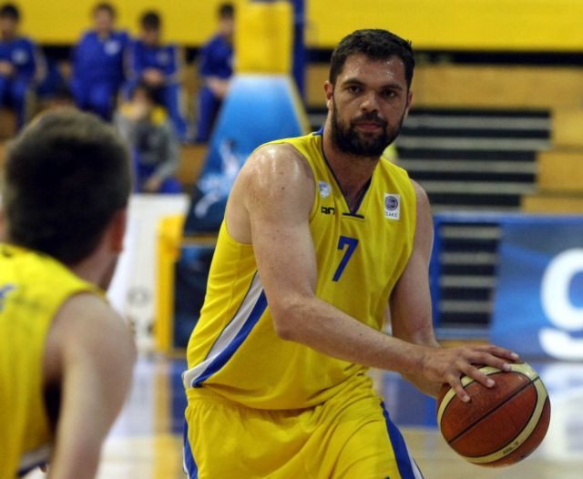 Σκέψεις αποχώρησης από την ενεργό δράση από τον Παπανικολάου