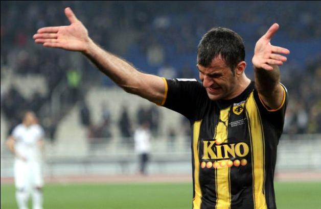 Παραμένει στην ΑΕΚ ο Δέλλας, δεν… ξηλώνεται ο Αδαμίδης