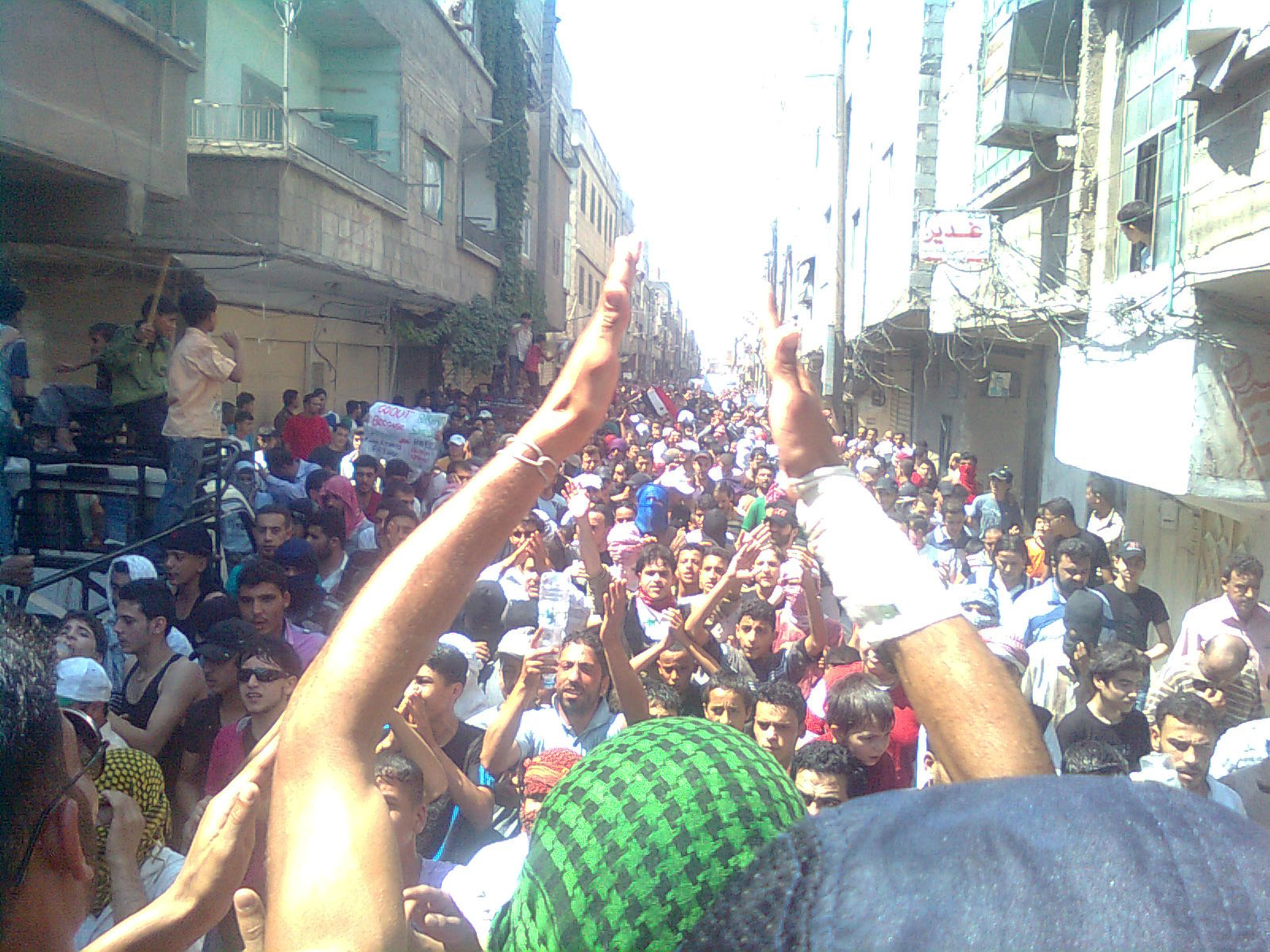 Στο Λίβανο καταφεύγουν οι Σύροι για να αποφύγουν την καταστολή στο εσωτερικό