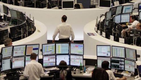 Η εθελοντική μετακύλιση του ελληνικού χρέους και η στάση των τραπεζών