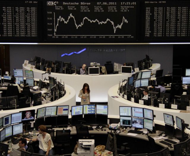 Άνοδος στις ευρωπαϊκές αγορές την Τρίτη, στο κόκκινο ξανά η Γουόλ Στριτ