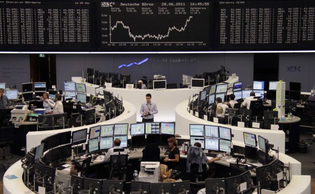 Στο πράσινο τα ευρωπαϊκά χρηματιστήρια και η Γουόλ Στριτ την Τρίτη