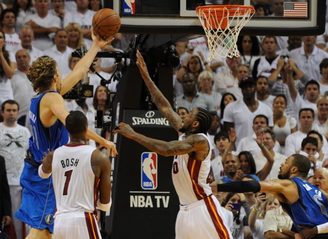 Οι Μάβερικς ισοφάρισαν σε 1-1 επικρατώντας με 95-93 στο Μαϊάμι